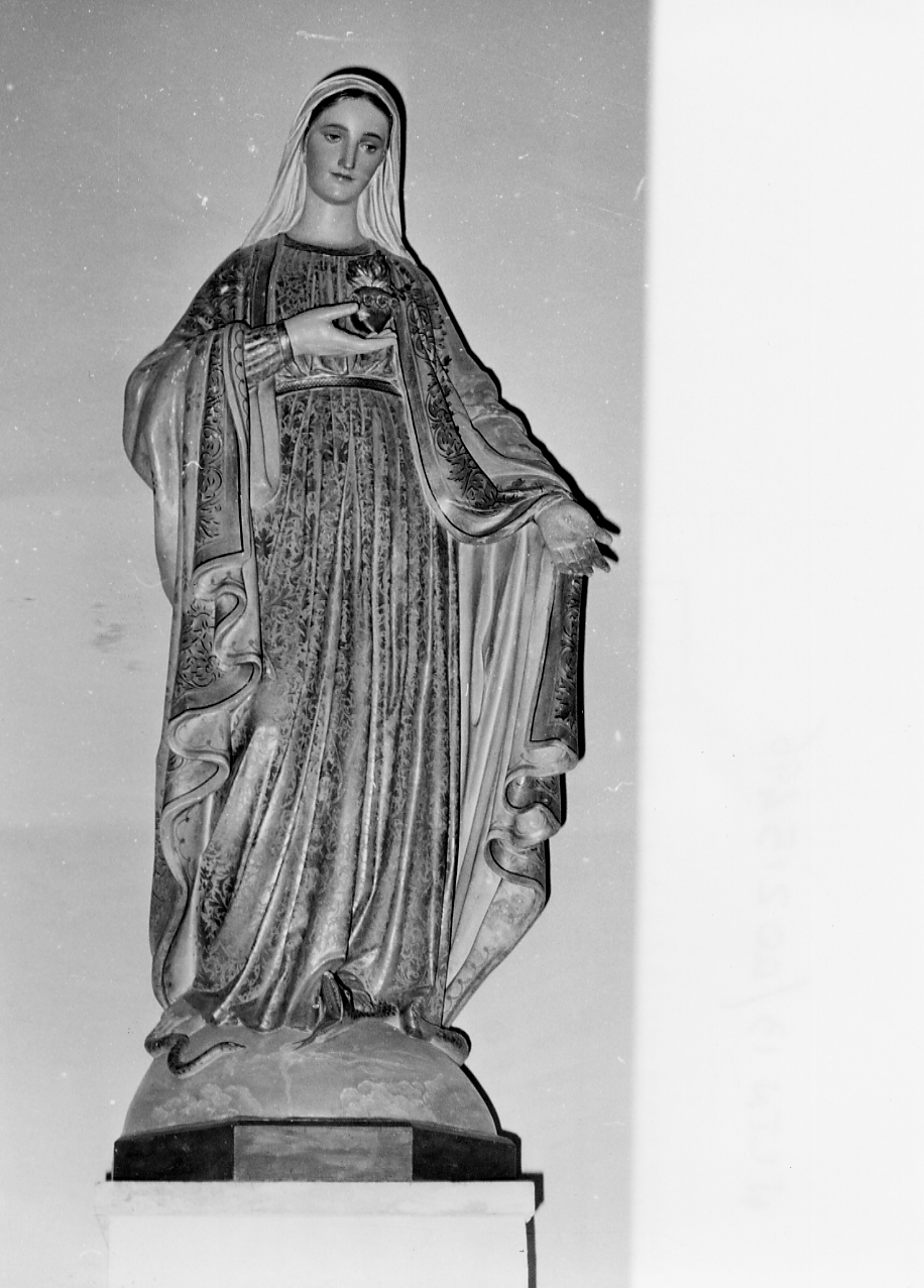 Immacolata Concezione (statua, opera isolata) - bottega abruzzese (prima metà sec. XX)