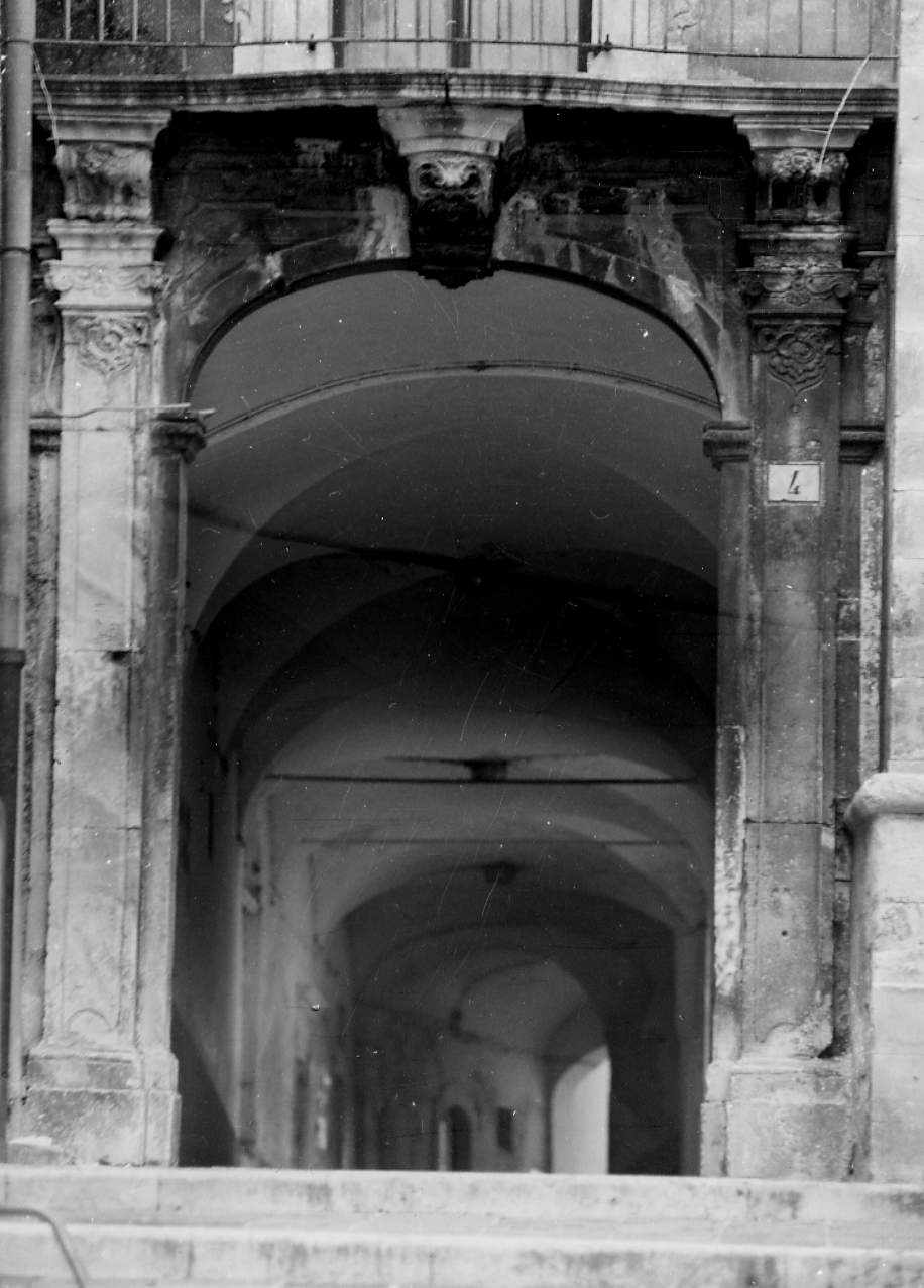 mostra di portale, opera isolata - bottega abruzzese (sec. XVIII)