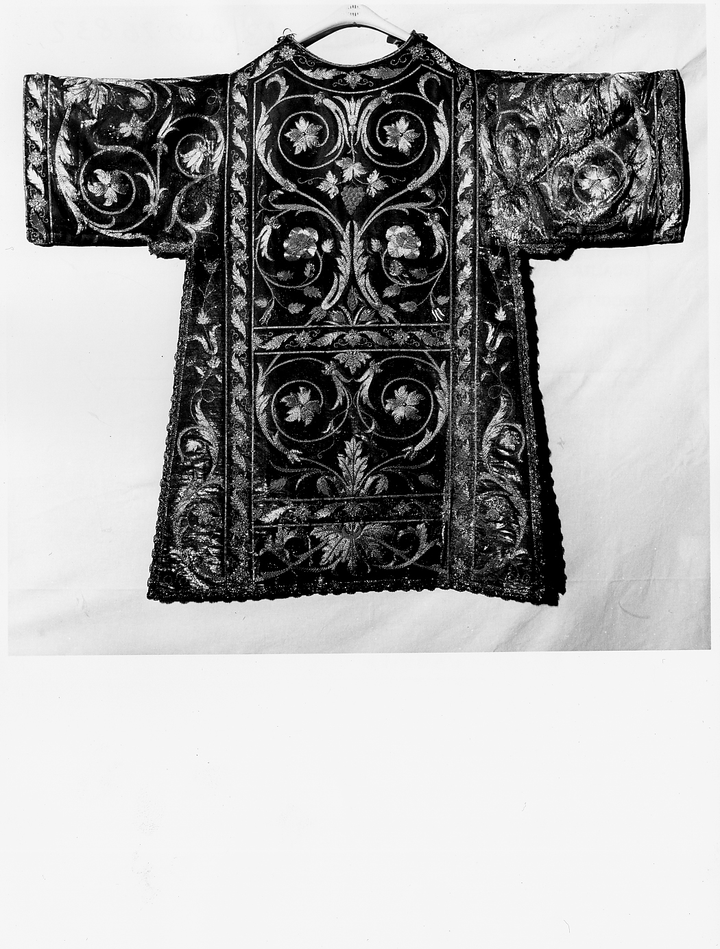 tunicella, coppia - manifattura italiana (seconda metà sec. XIX)