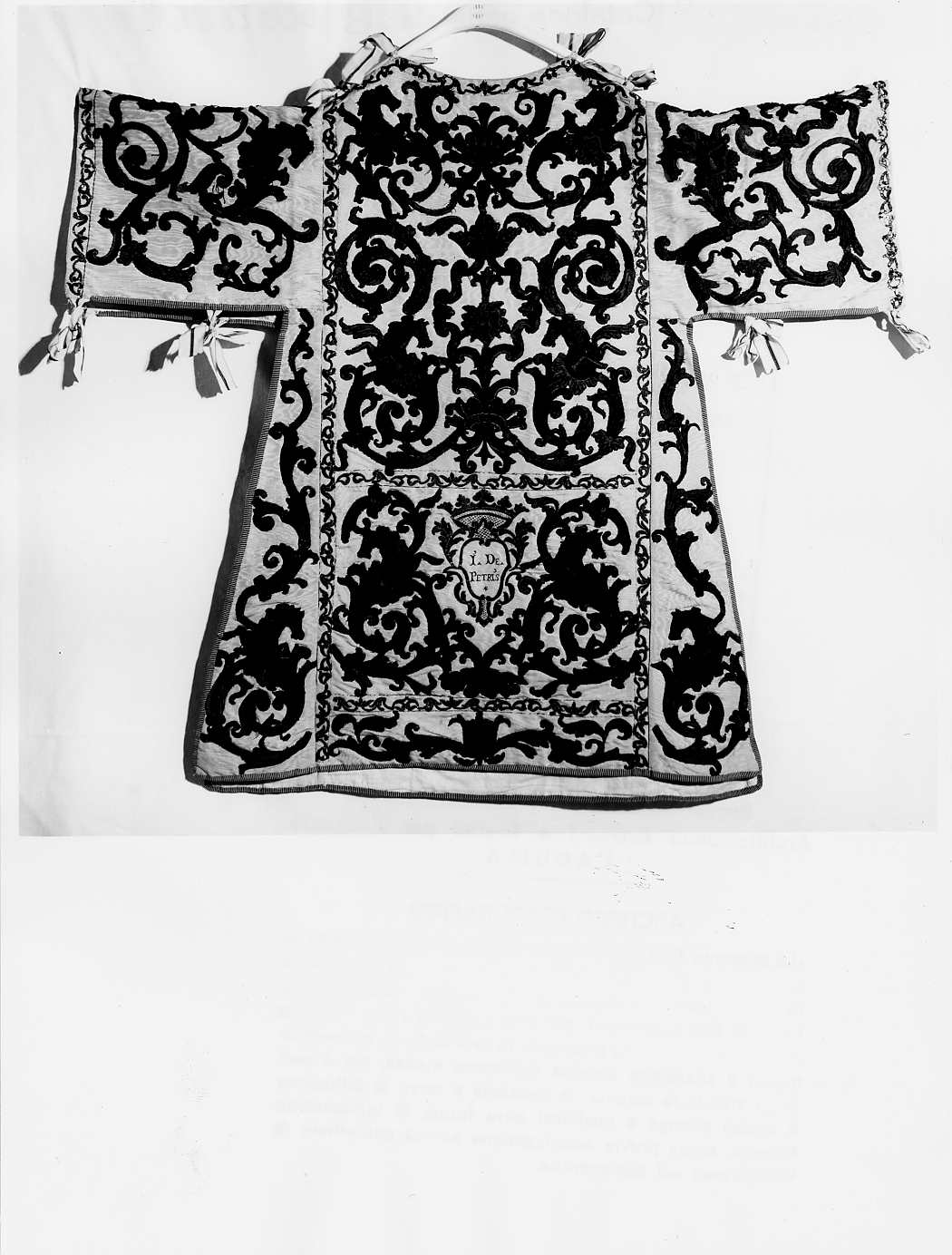 tunicella, elemento d'insieme - manifattura italiana (sec. XVIII)