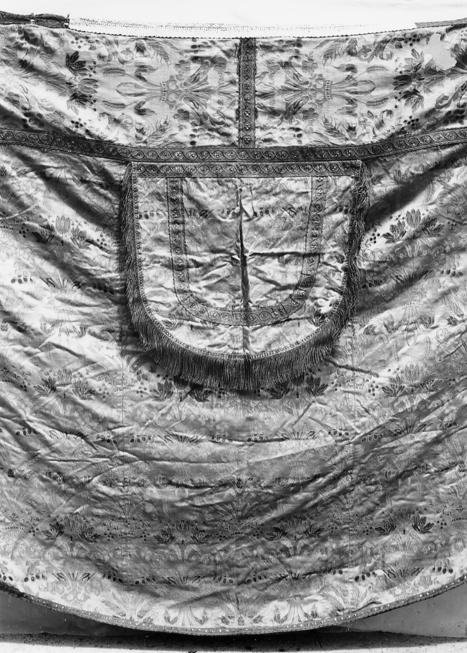 piviale - ambito Italia centrale (inizio sec. XX)