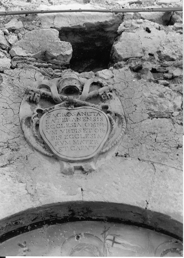 Stemma papale (rilievo) - ambito Italia centrale (sec. XVI)