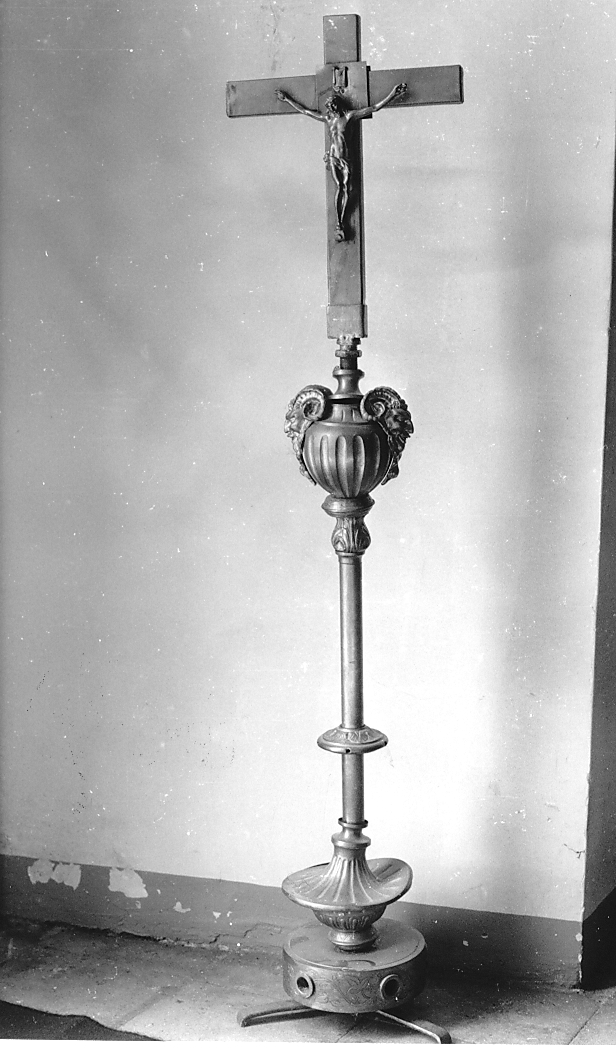 croce d'altare - ambito Italia centrale (sec. XX)