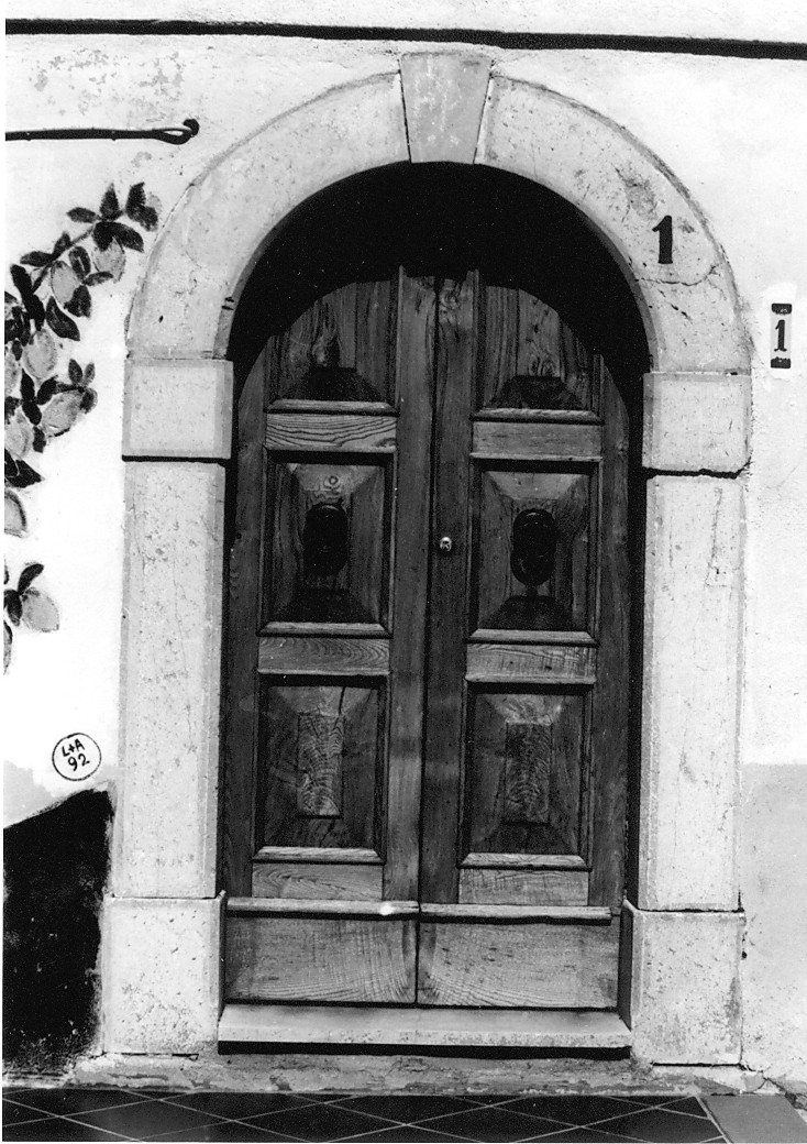 mostra di portale, elemento d'insieme - ambito Italia centrale (secc. XVIII/ XIX)