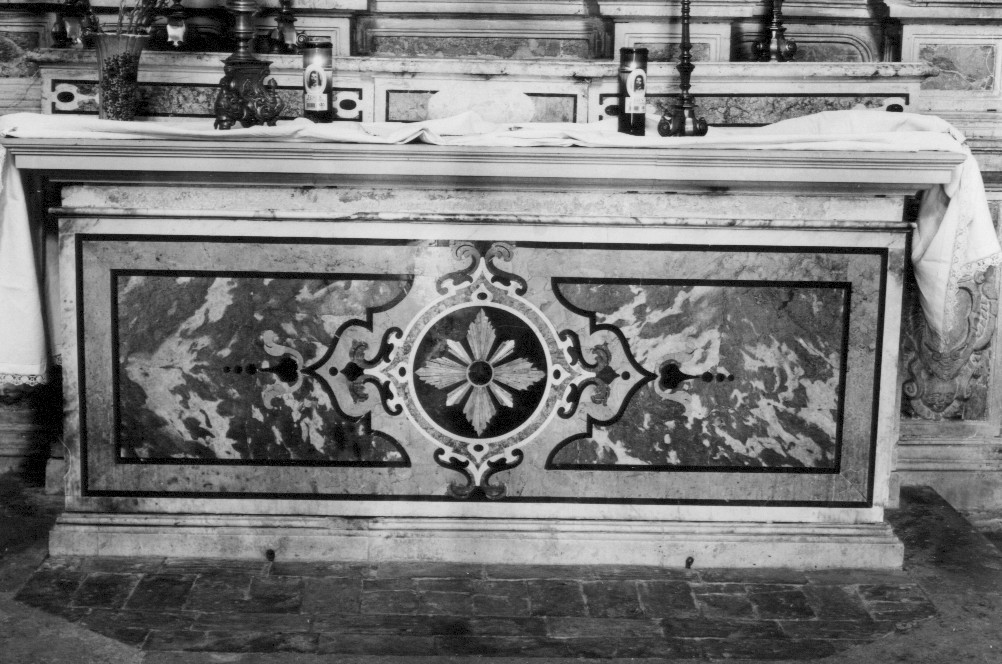 paliotto, elemento d'insieme - produzione di Pescocostanzo (prima metà sec. XVII)