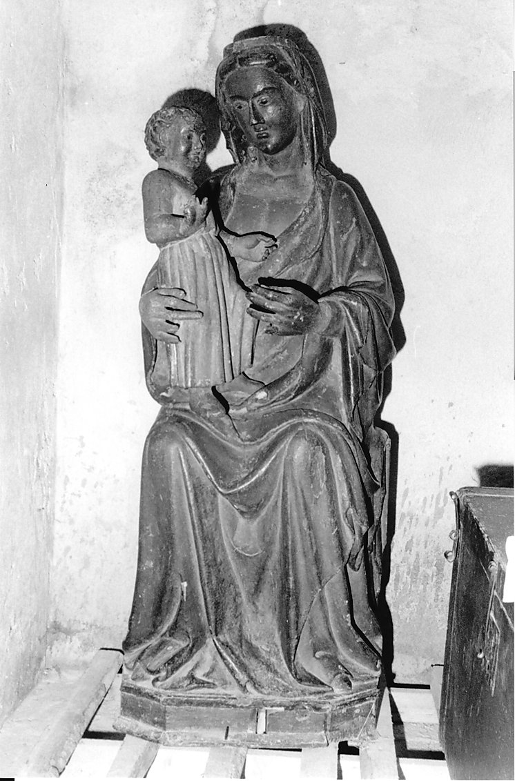 Madonna in trono con Bambino (gruppo scultoreo, opera isolata) - ambito abruzzese (prima metà sec. XV)