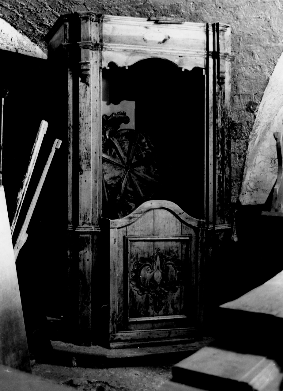 elementi architettonici con motivi decorativi geometrici, festoni, volute (confessionale, opera isolata) - ambito Italia centrale (fine/inizio secc. XIX/ XX)