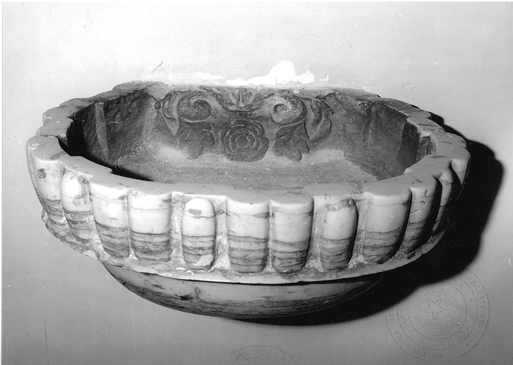 acquasantiera, opera isolata - bottega Italia centrale (sec. XVIII)