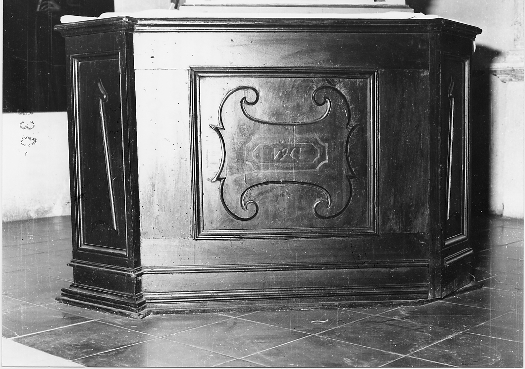 base, opera isolata - bottega abruzzese (sec. XVIII)