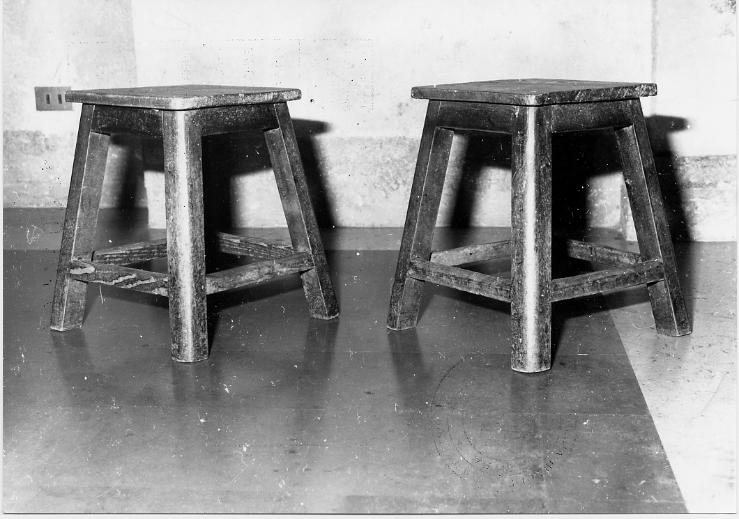 sgabello, serie - bottega abruzzese (prima metà sec. XX)