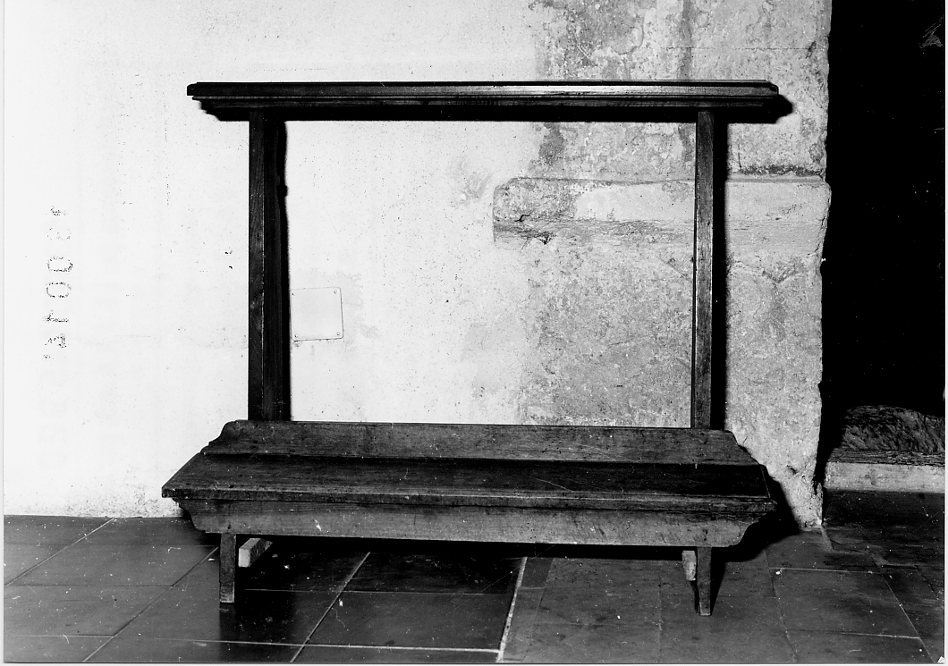 inginocchiatoio, opera isolata - bottega abruzzese (prima metà sec. XX)