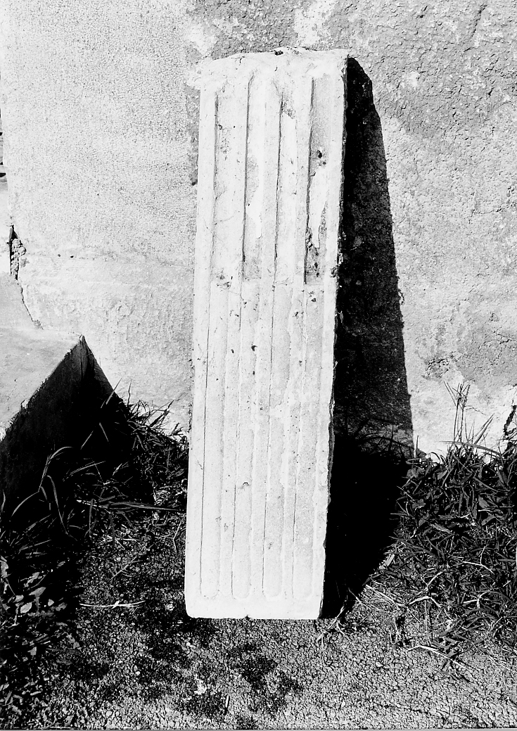 colonnina, opera isolata - bottega abruzzese (sec. XVII)