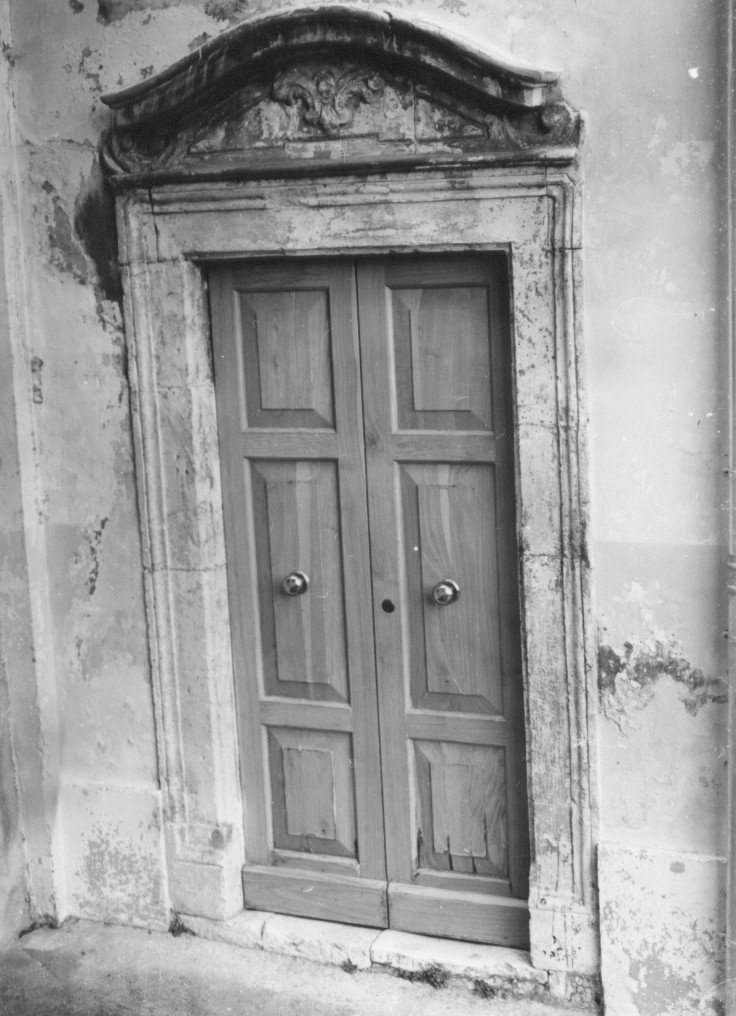 portale, opera isolata - bottega abruzzese (secc. XVI/ XVII)