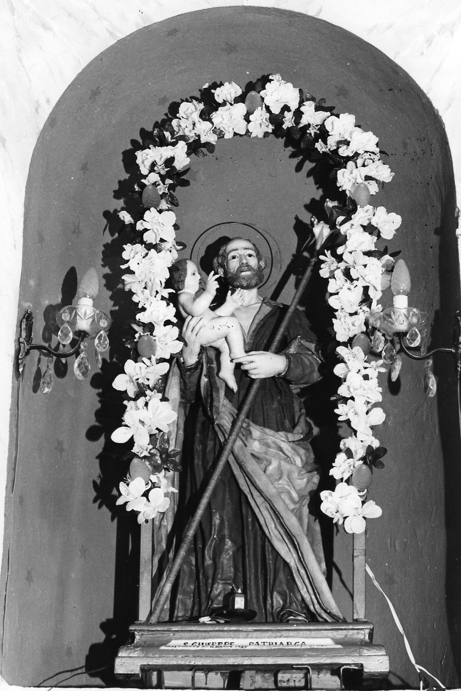 San Giuseppe con Bambino (statua, opera isolata) di Falcucci Michele - ambito abruzzese (sec. XIX)