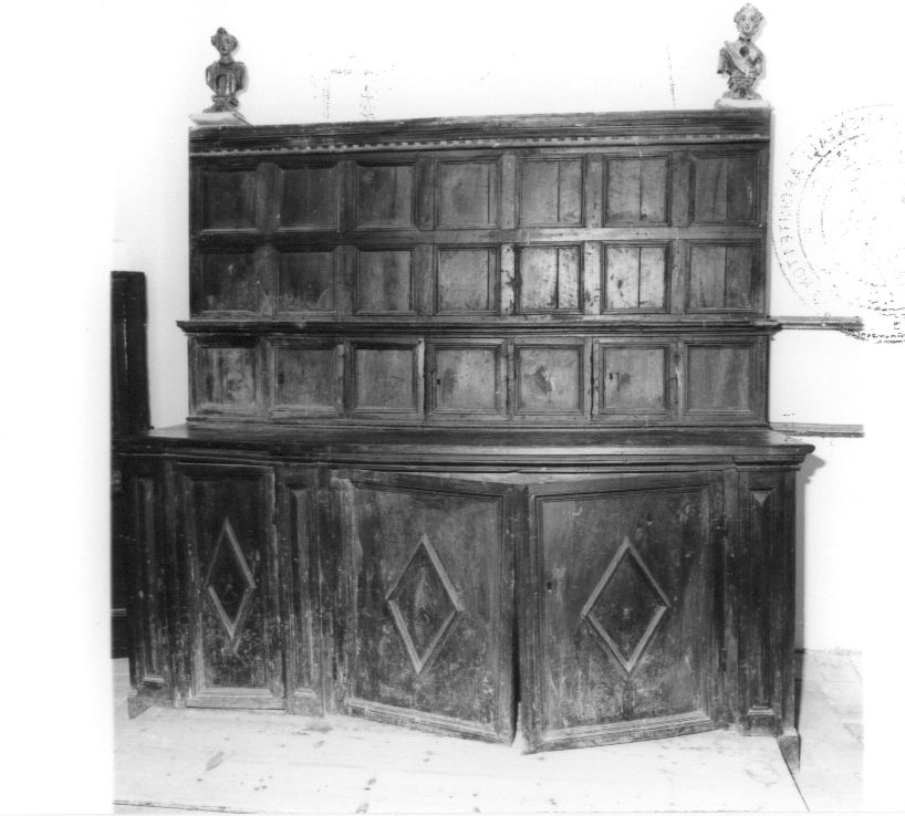 mobile a due corpi, opera isolata - bottega abruzzese (sec. XVII)