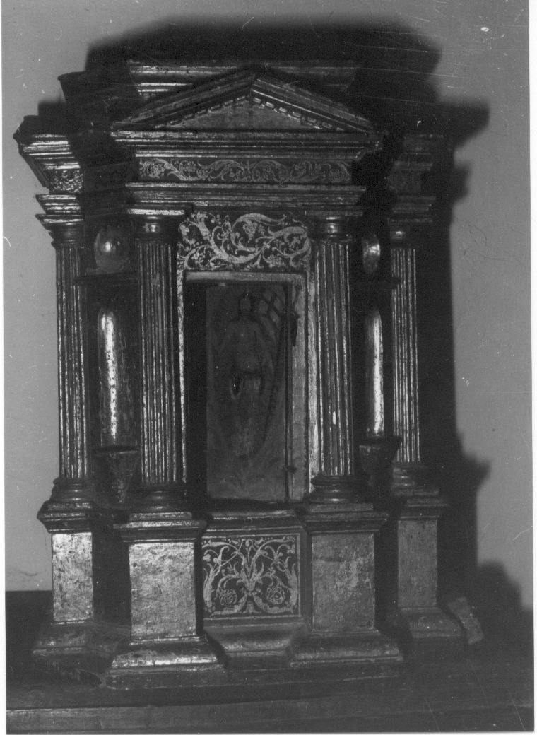 tabernacolo - a tempietto, opera isolata - bottega abruzzese (prima metà sec. XVI)