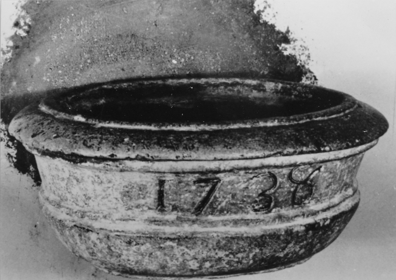 acquasantiera da parete, opera isolata - manifattura abruzzese (sec. XVIII)