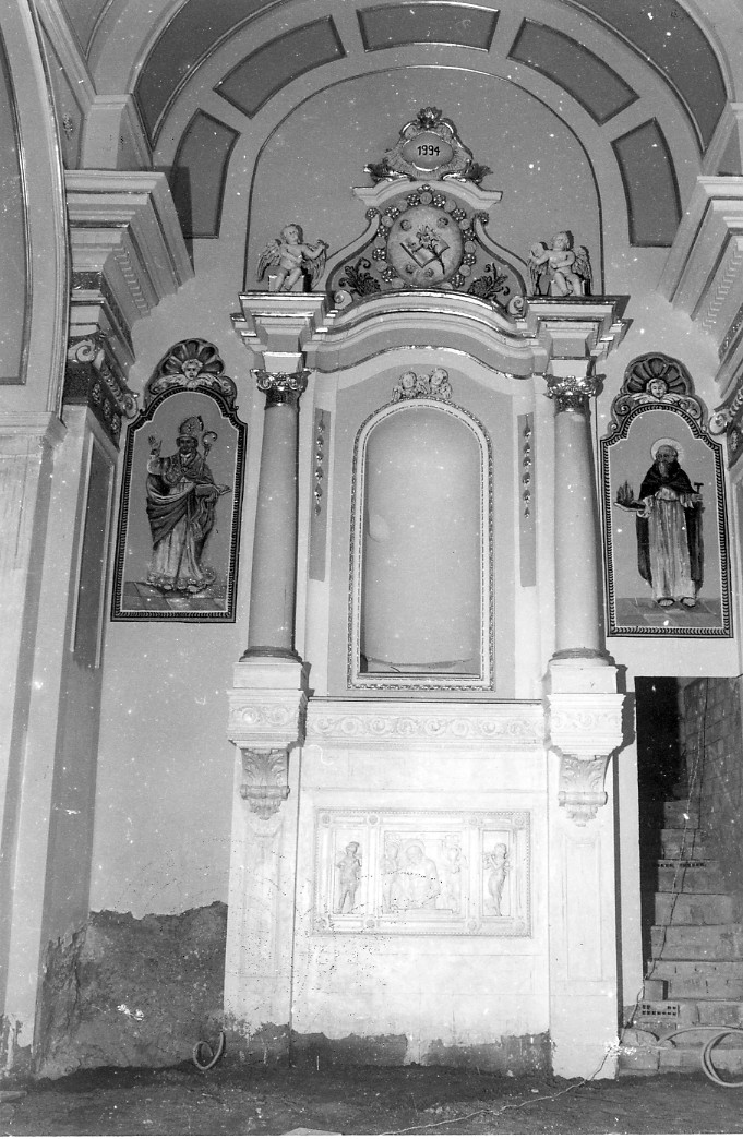 cornice architettonica con motivi decorativi e figure (decorazione plastica, opera isolata) - ambito Italia centrale (sec. XIX)