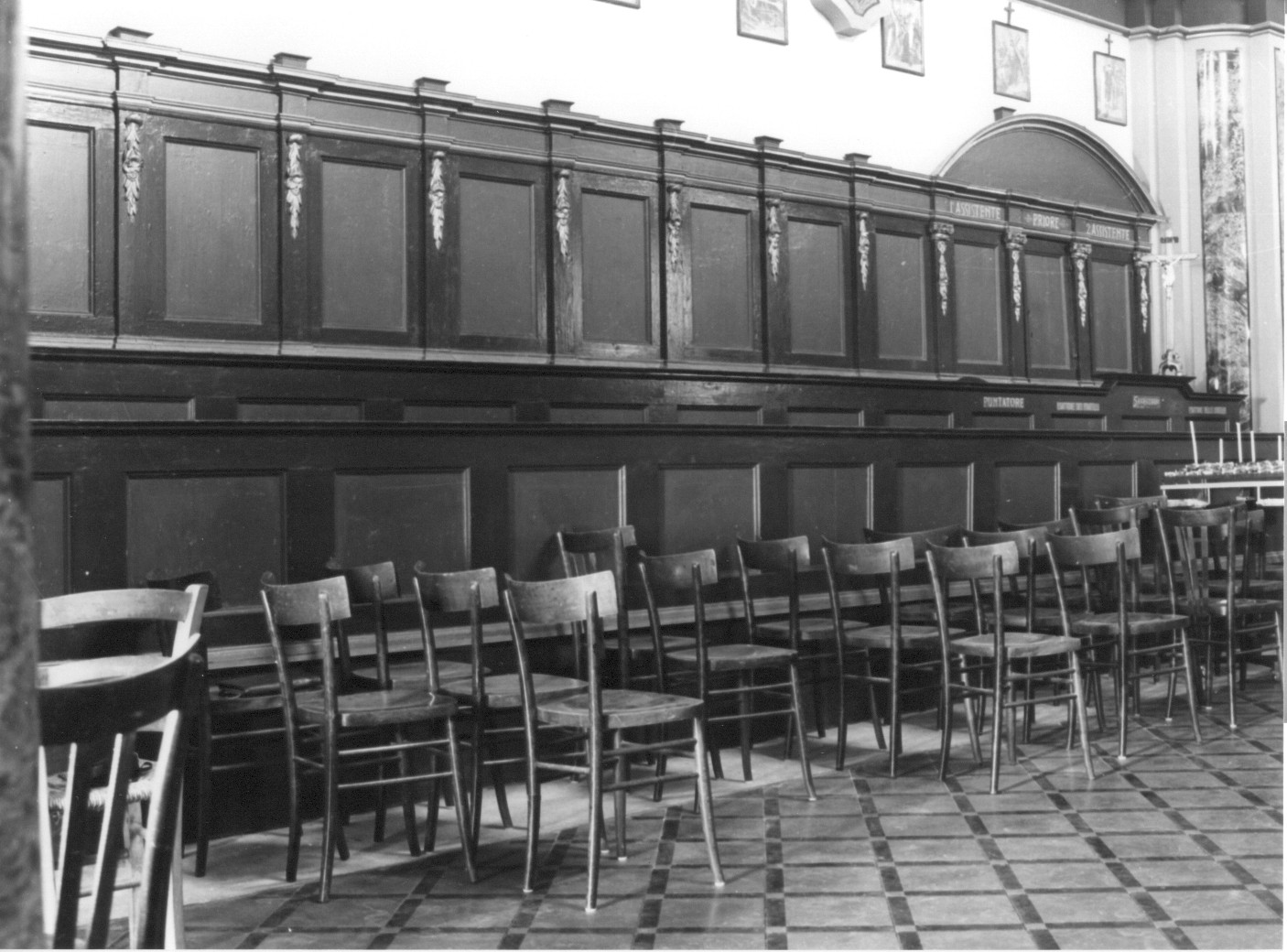 motivi decorativi architettonici e geometrici con festoni (stalli del coro) - ambito abruzzese (sec. XIX)