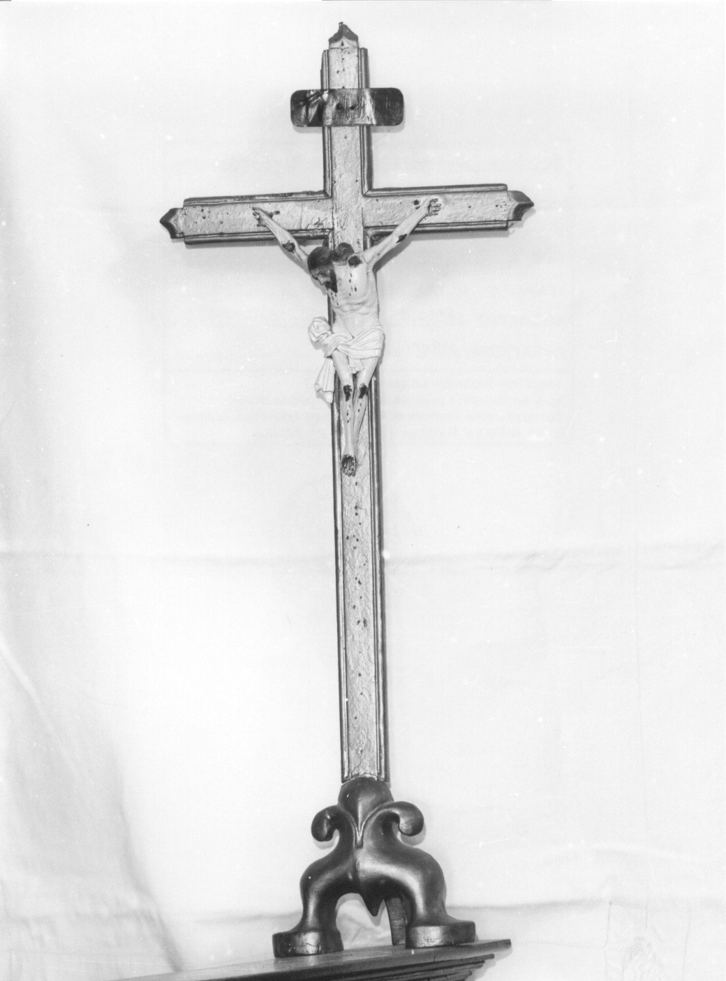 Cristo crocifisso (croce da tavolo, opera isolata) - ambito abruzzese (sec. XIX)