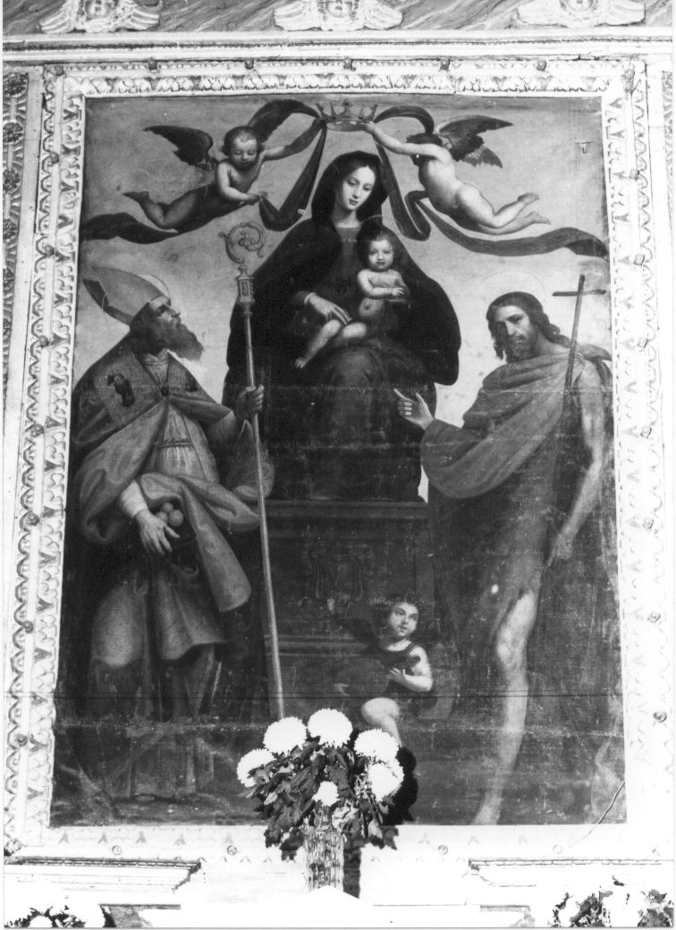 Madonna con Bambino e angeli tra San Nicola di Bari e San Giovanni Battista (dipinto, opera isolata) - ambito Italia centrale (sec. XVI)
