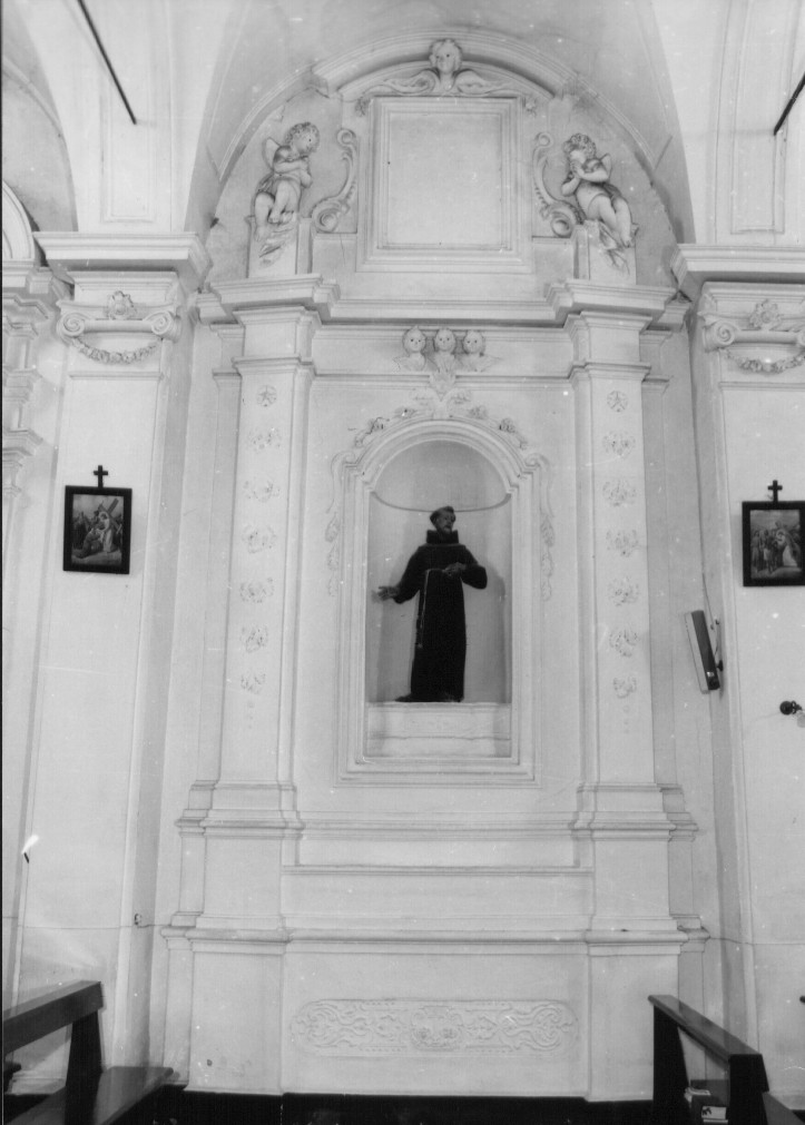 cornice architettonica con motivi decorativi e figure (alzata) - ambito Italia centrale (prima metà sec. XVIII)