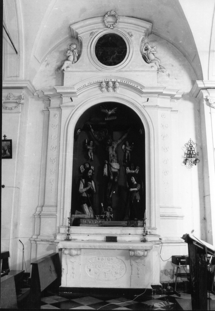 cornice architettonica con motivi decorativi e figure (altare) - ambito Italia centrale (prima metà sec. XVIII)