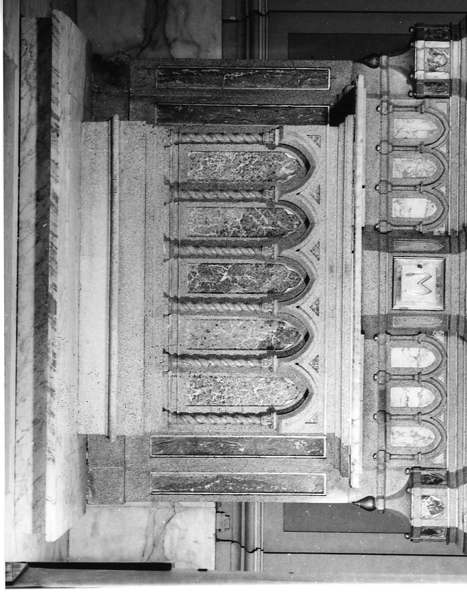 motivi decorativi architettonici e geometrici (altare, opera isolata) - ambito Italia centrale (sec. XX)