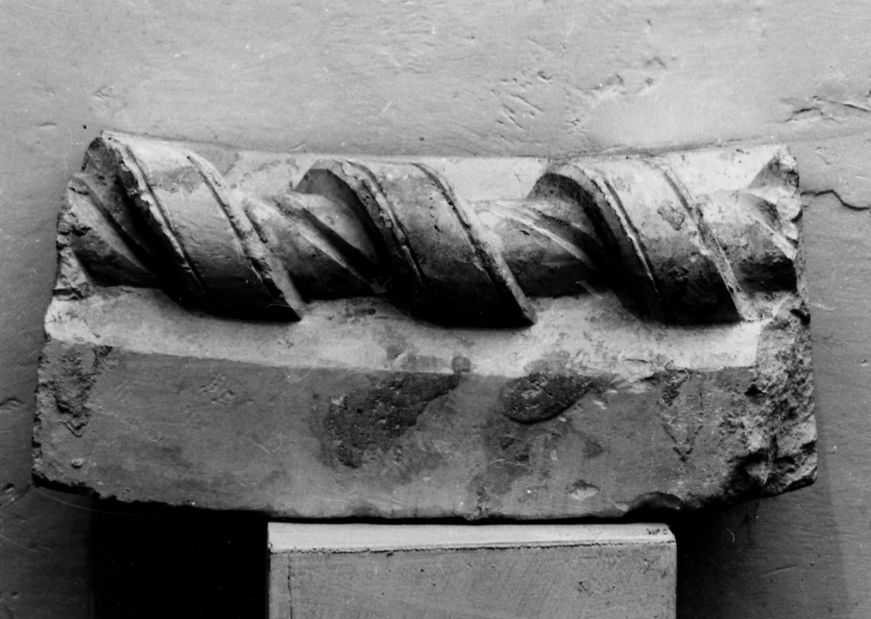 decorazione plastica, elemento d'insieme - ambito Italia centrale (sec. XIV)