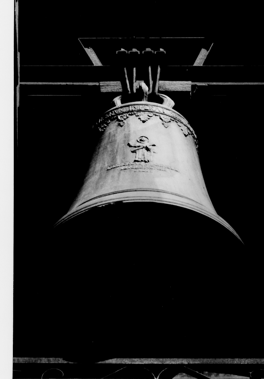 croce a doppia traversa, santo non identificato, festoni (campana, opera isolata) di Marinelli (bottega) (sec. XVIII)