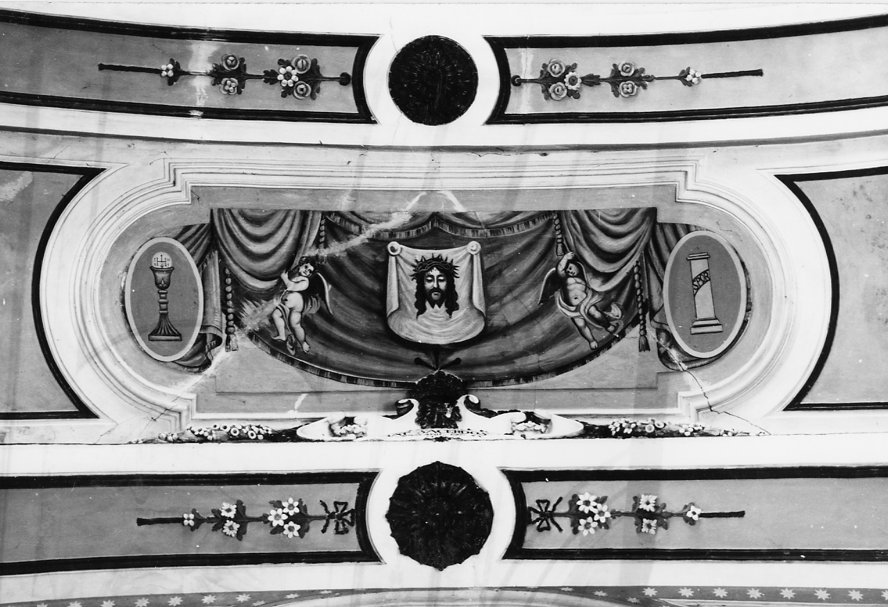 angioletti reggicortina sul velo col volto di Cristo e oggetti simbolici (dipinto, opera isolata) di Napoleoni Cesare (attribuito) (sec. XX)