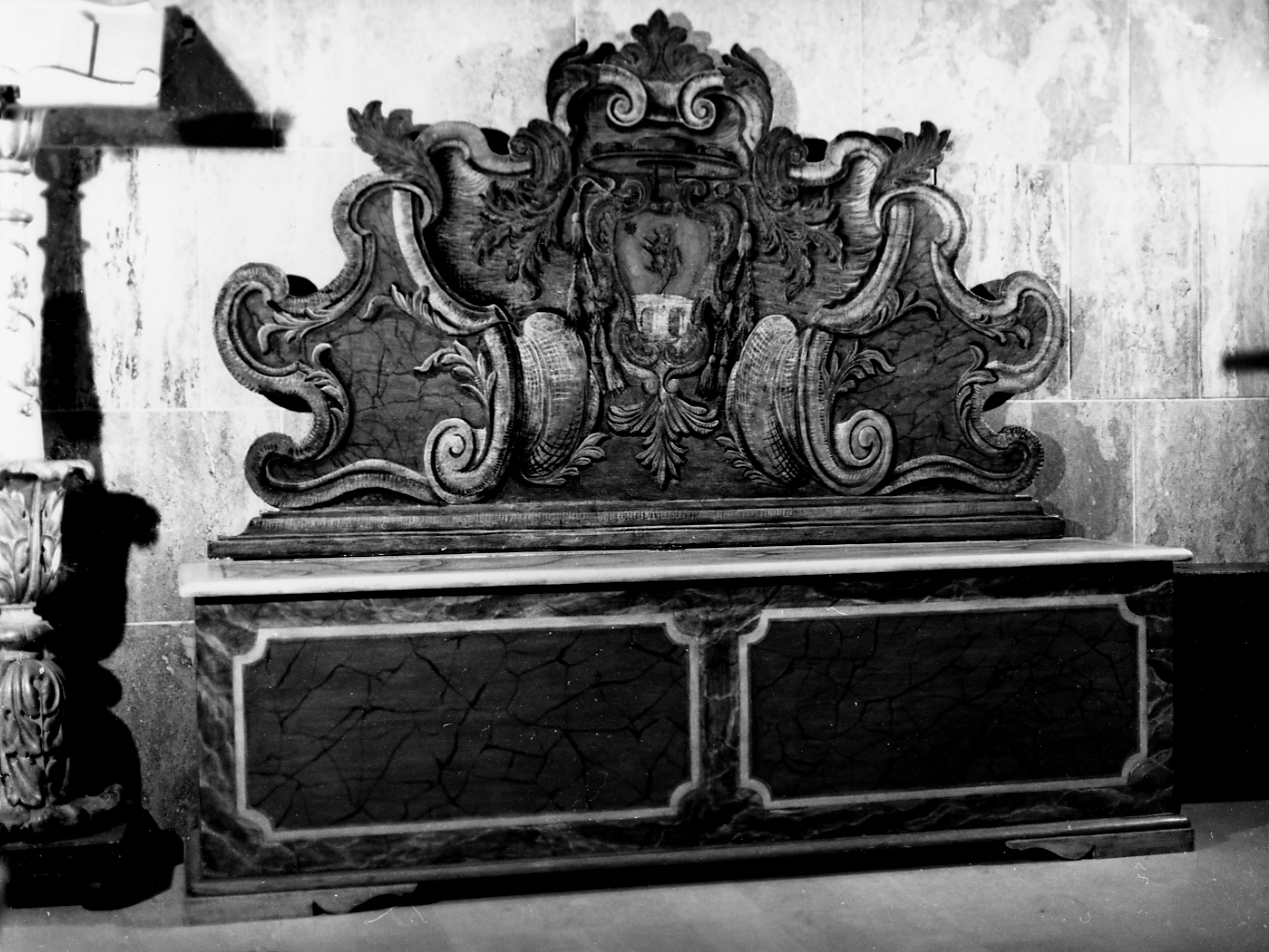 cassapanca - ambito abruzzese (prima metà sec. XVIII, sec. XX)