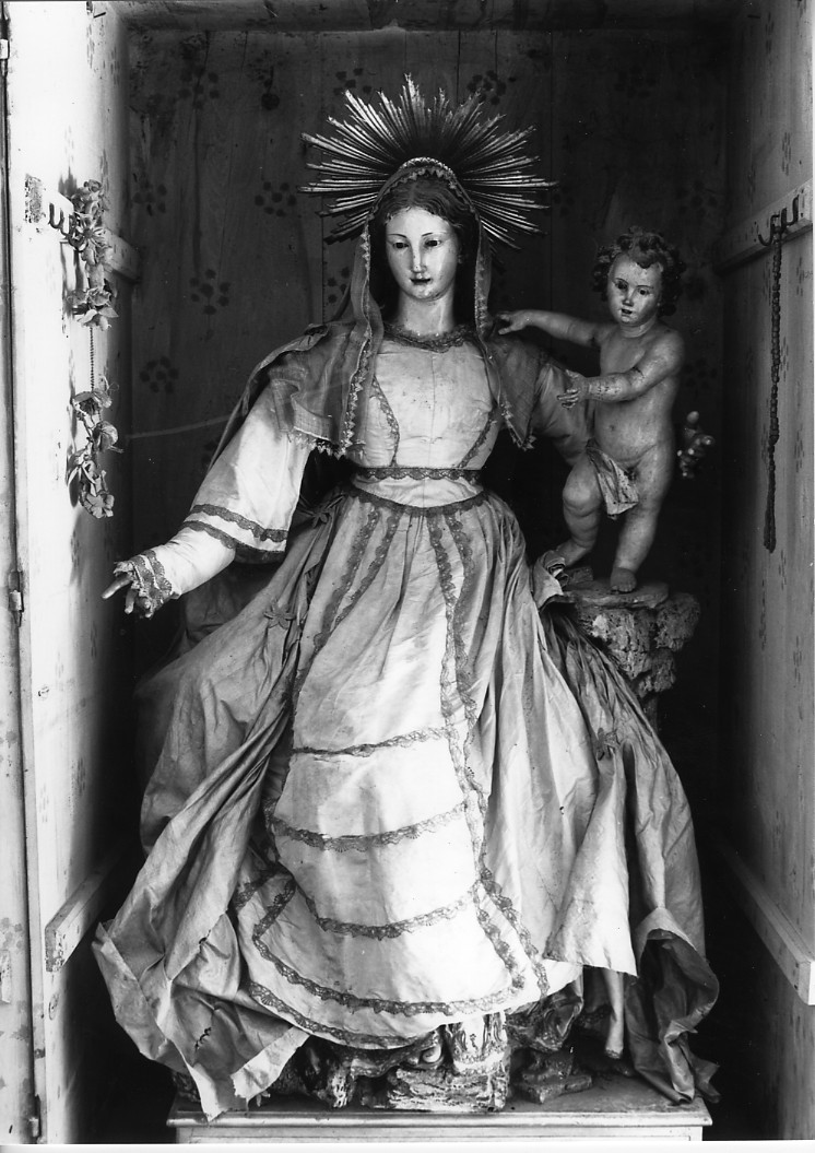 Madonna con Bambino (statua, opera isolata) - produzione abruzzese (sec. XVII)