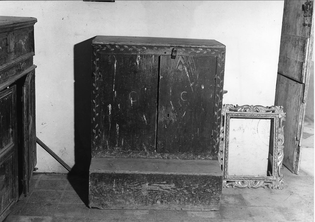 armadio-inginocchiatoio (armadio) - produzione abruzzese (sec. XVIII)