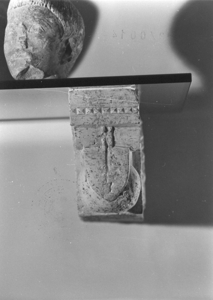 capitello, serie - ambito ascolano (prima metà sec. XVI)