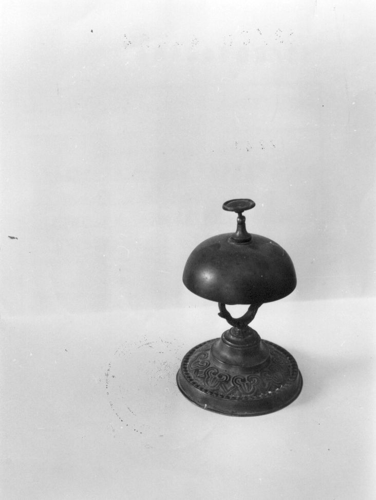 campanello, opera isolata - produzione abruzzese (ultimo quarto sec. XIX)