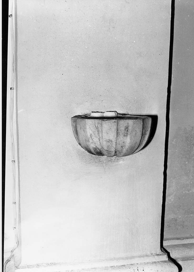 acquasantiera da parete - ambito Italia centrale (sec. XIX)