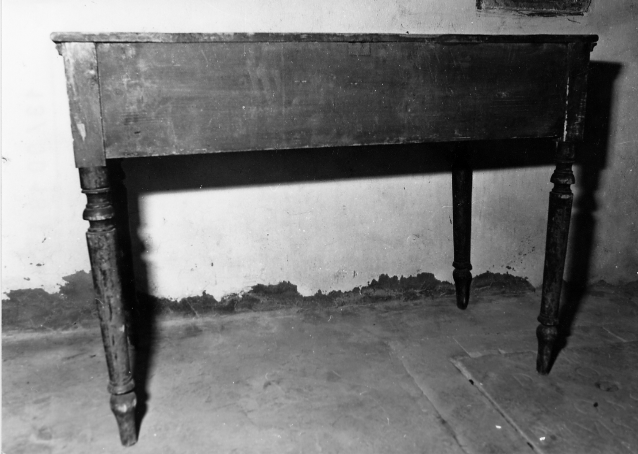 tavolo - ambito Italia centrale (sec. XIX)