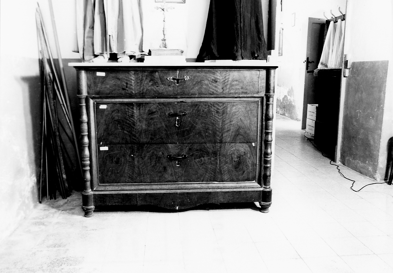 cassettone, opera isolata - ambito abruzzese (sec. XIX)