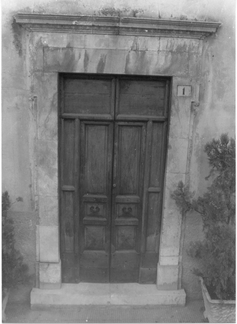 mostra di portale, opera isolata - ambito abruzzese (sec. XVIII)