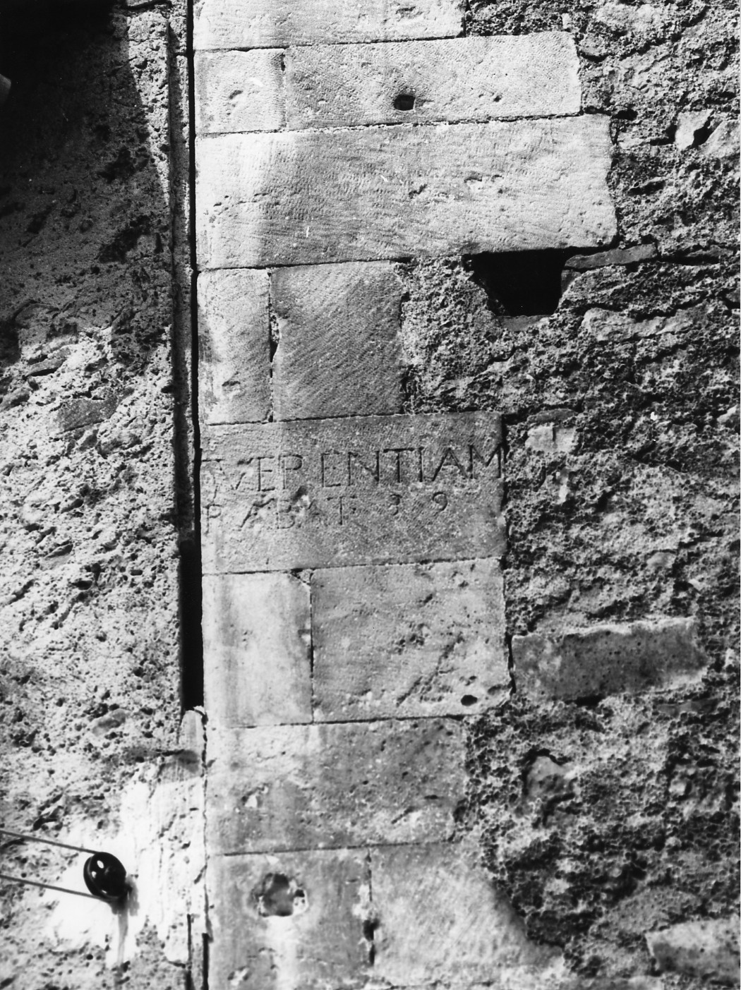 lapide, opera isolata - ambito abruzzese (fine/inizio secc. XVI/ XVII)