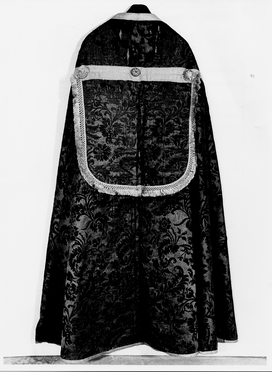 piviale, serie - manifattura italiana (secondo quarto sec. XVII)