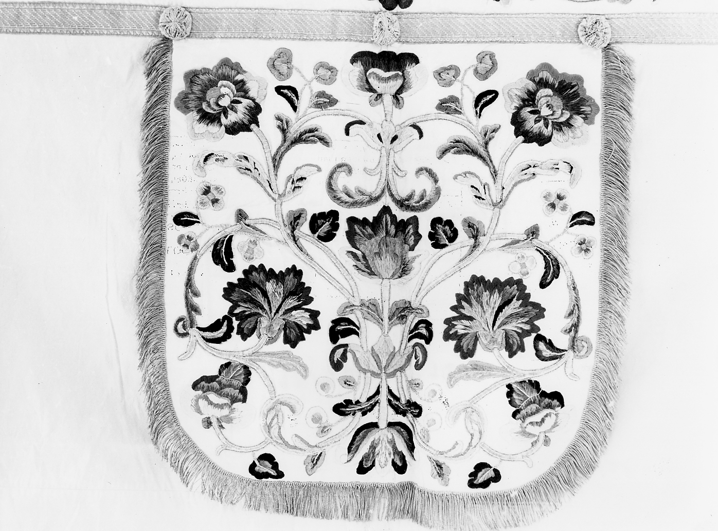 piviale - manifattura abruzzese (sec. XVIII)