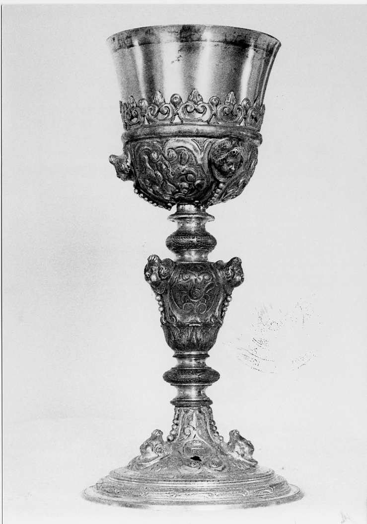 motivi decorativi vegetali e floreali, ovuli, cherubini, stemmi, iscrizioni (calice, opera isolata) - ambito Italia centrale (sec. XVII)