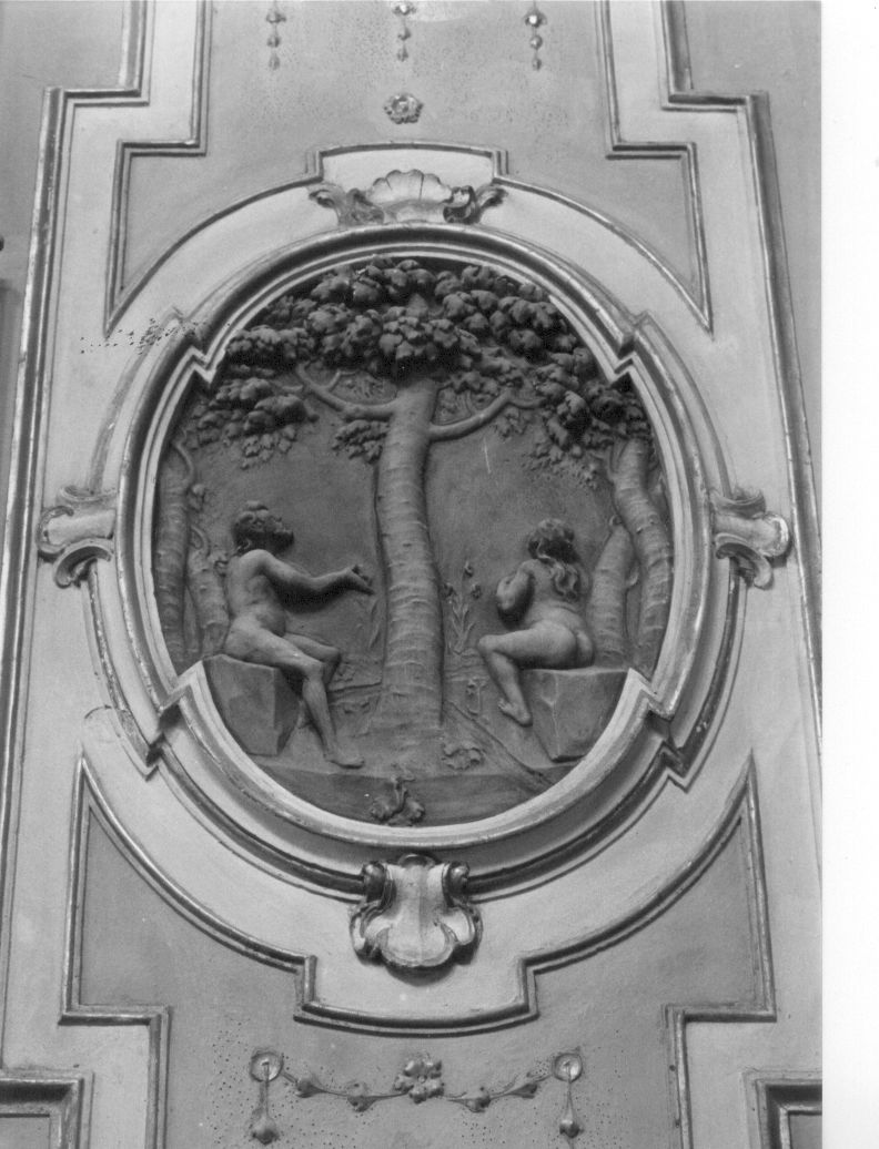Adamo ed Eva nel paradiso terrestre (medaglione) di Piazzoli Carlo (attribuito) (sec. XVIII)