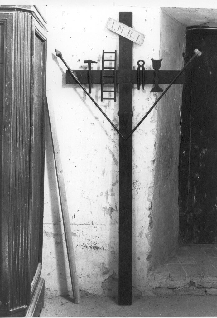 croce con simboli della Passione (croce processionale) - ambito abruzzese (sec. XVIII)