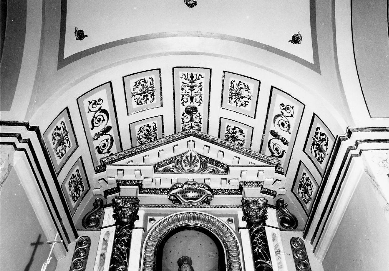 motivi decorativi geometrici (decorazione plastica, complesso decorativo) - bottega Italia centrale (secc. XVIII/ XIX)