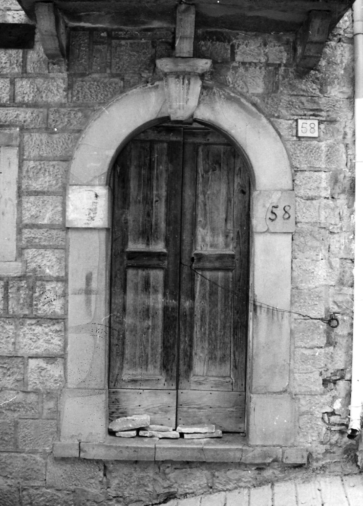 mostra di portale, elemento d'insieme - bottega Italia centrale (sec. I)