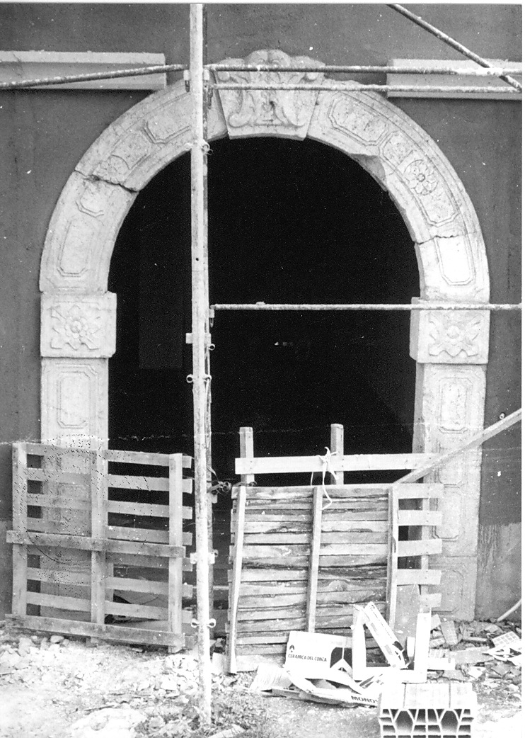 motivo decorativo floreale e geometrico (mostra di portale, elemento d'insieme) - bottega Italia centrale (sec. I)