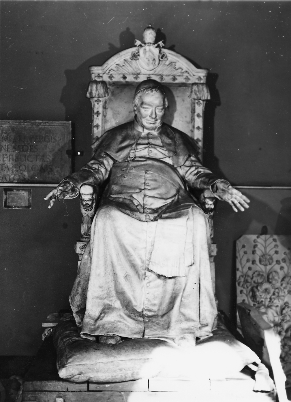 Pio IX sedente (statua) di Pagliaccetti Raffaello (attribuito) (sec. XIX)